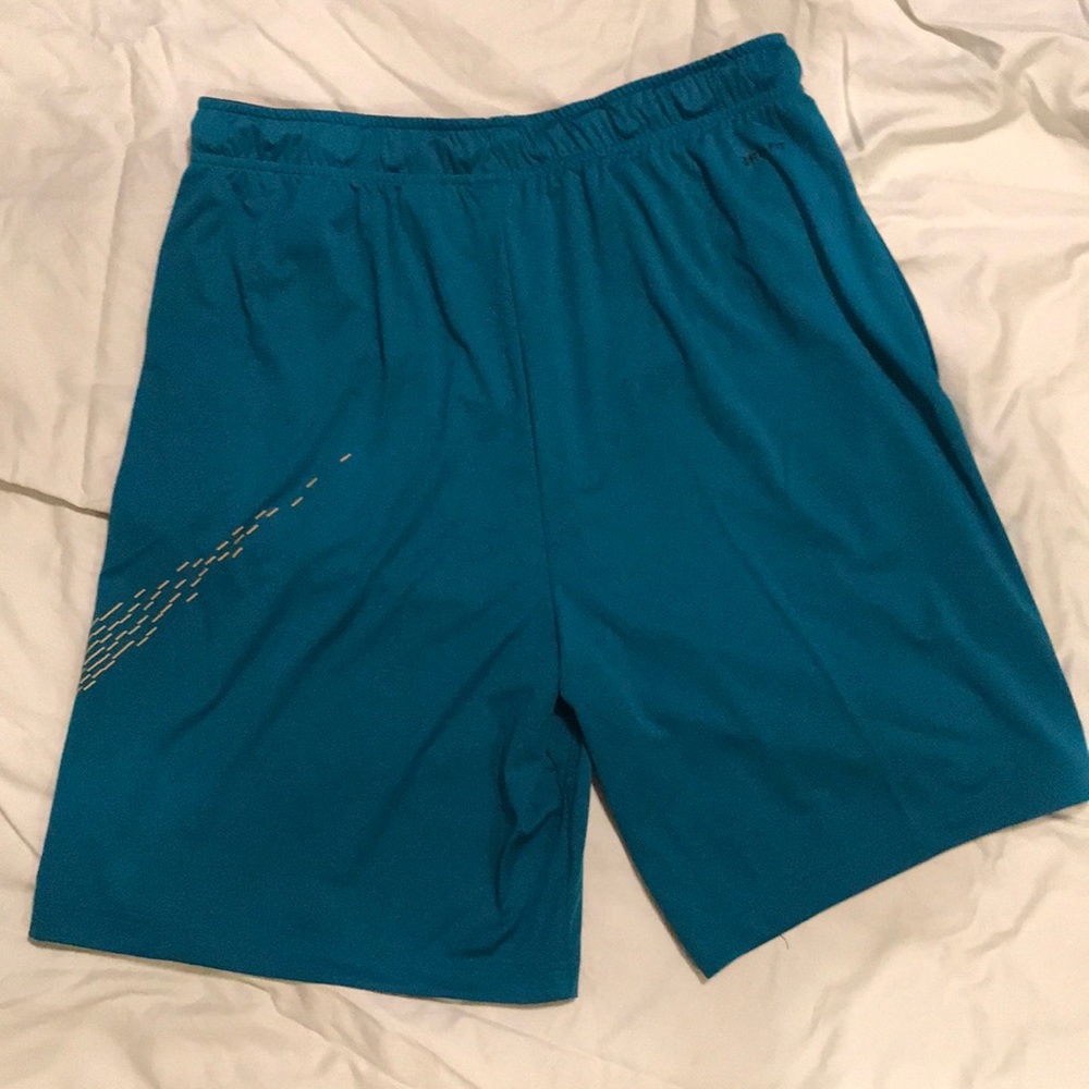 Men’s Nike Dry Linear Logo Shorts NWT - Picture 2 of 8